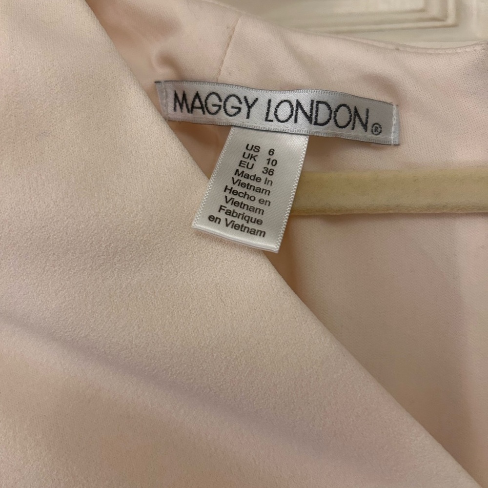 Maggy London Cream V-Neck Peekaboo Dress - Picture 5 of 7
